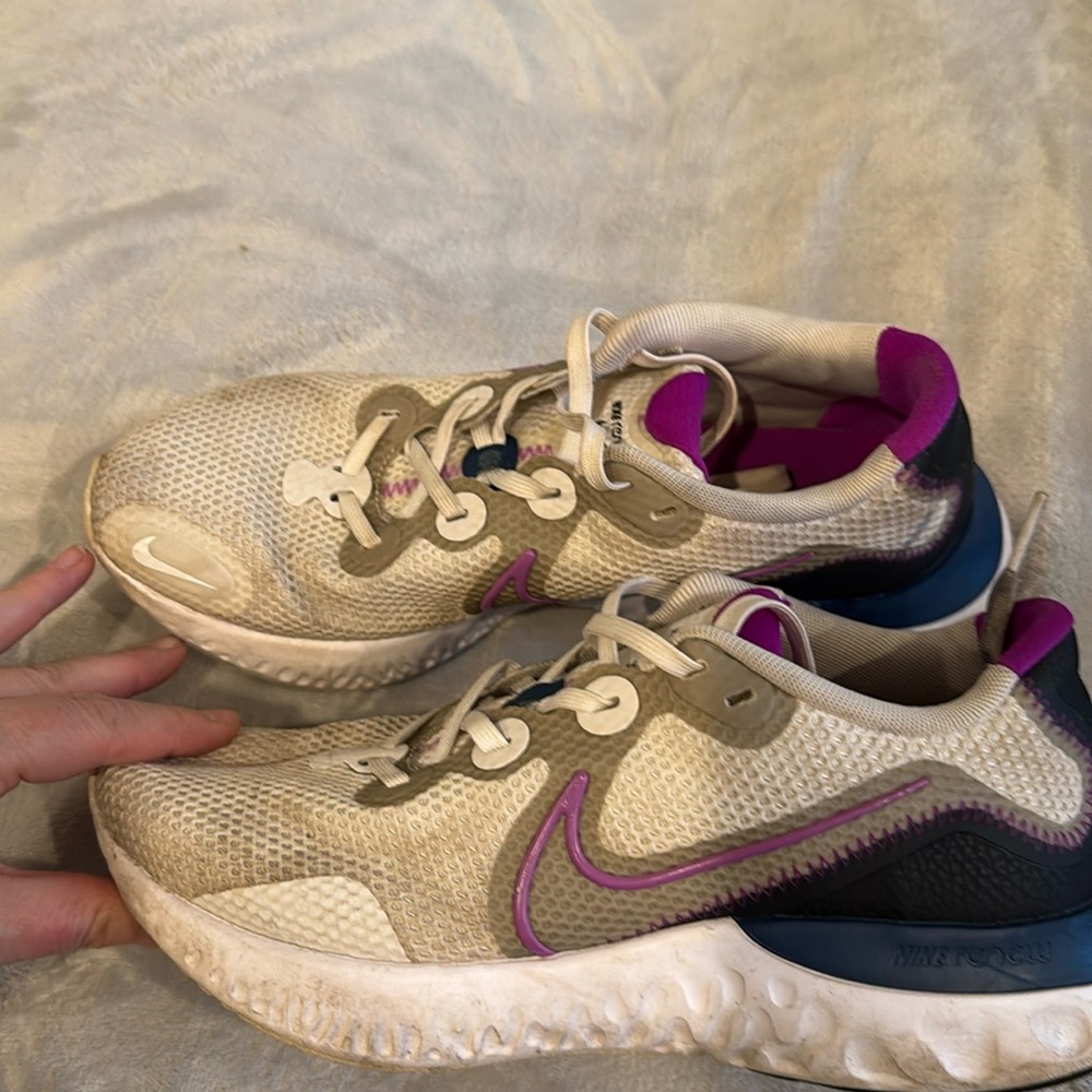 Nike Womens Renew Run CK6360-002 Athletic Running Shoes Pale Gray White Size 9